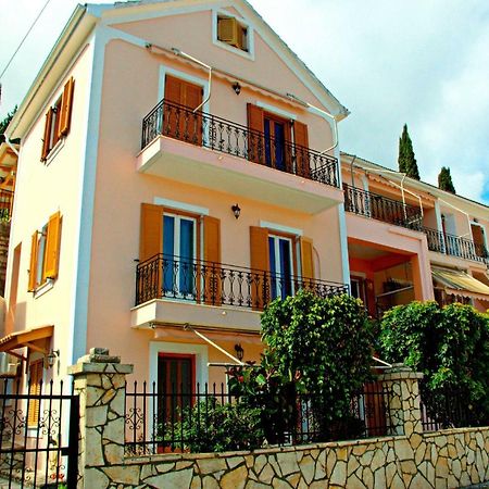 Korona Apartments Вати Екстериор снимка