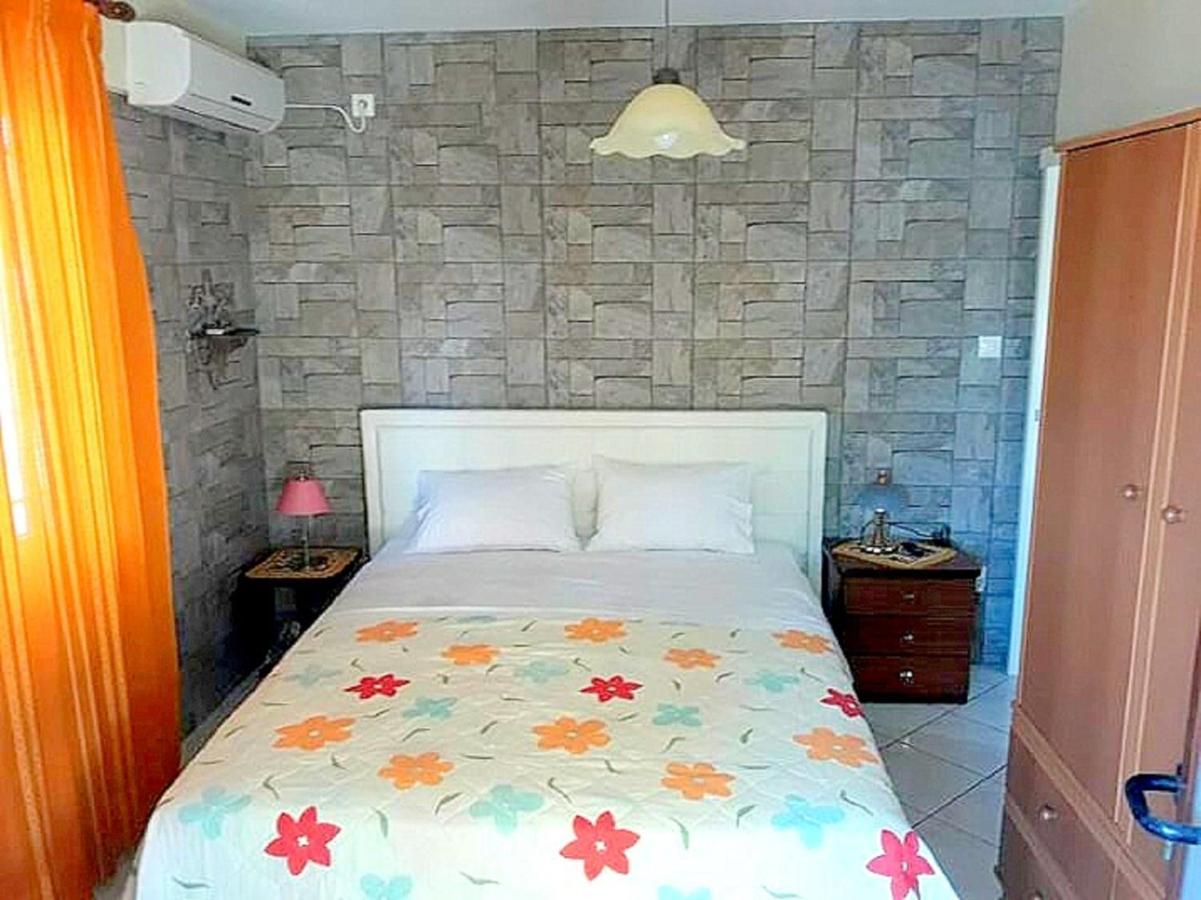 Korona Apartments Вати Екстериор снимка