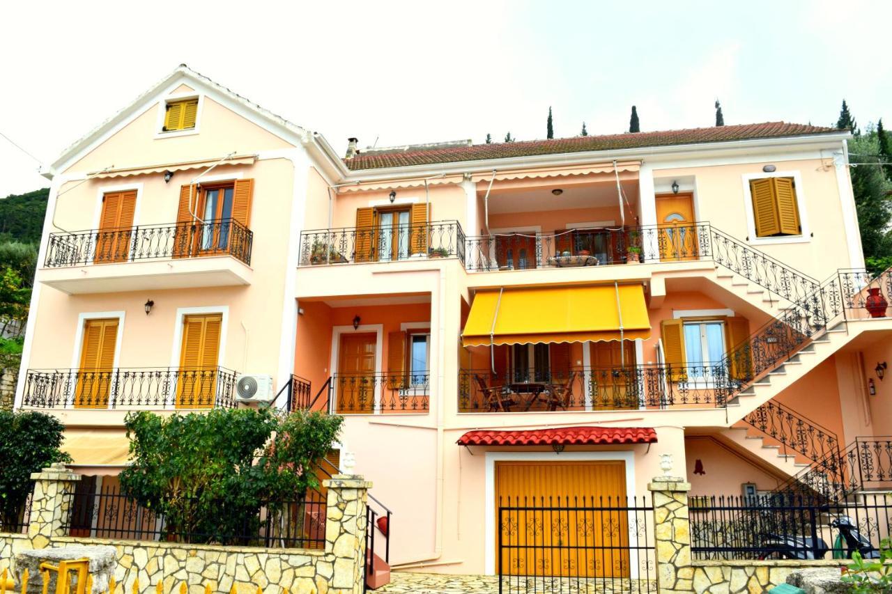 Korona Apartments Вати Екстериор снимка