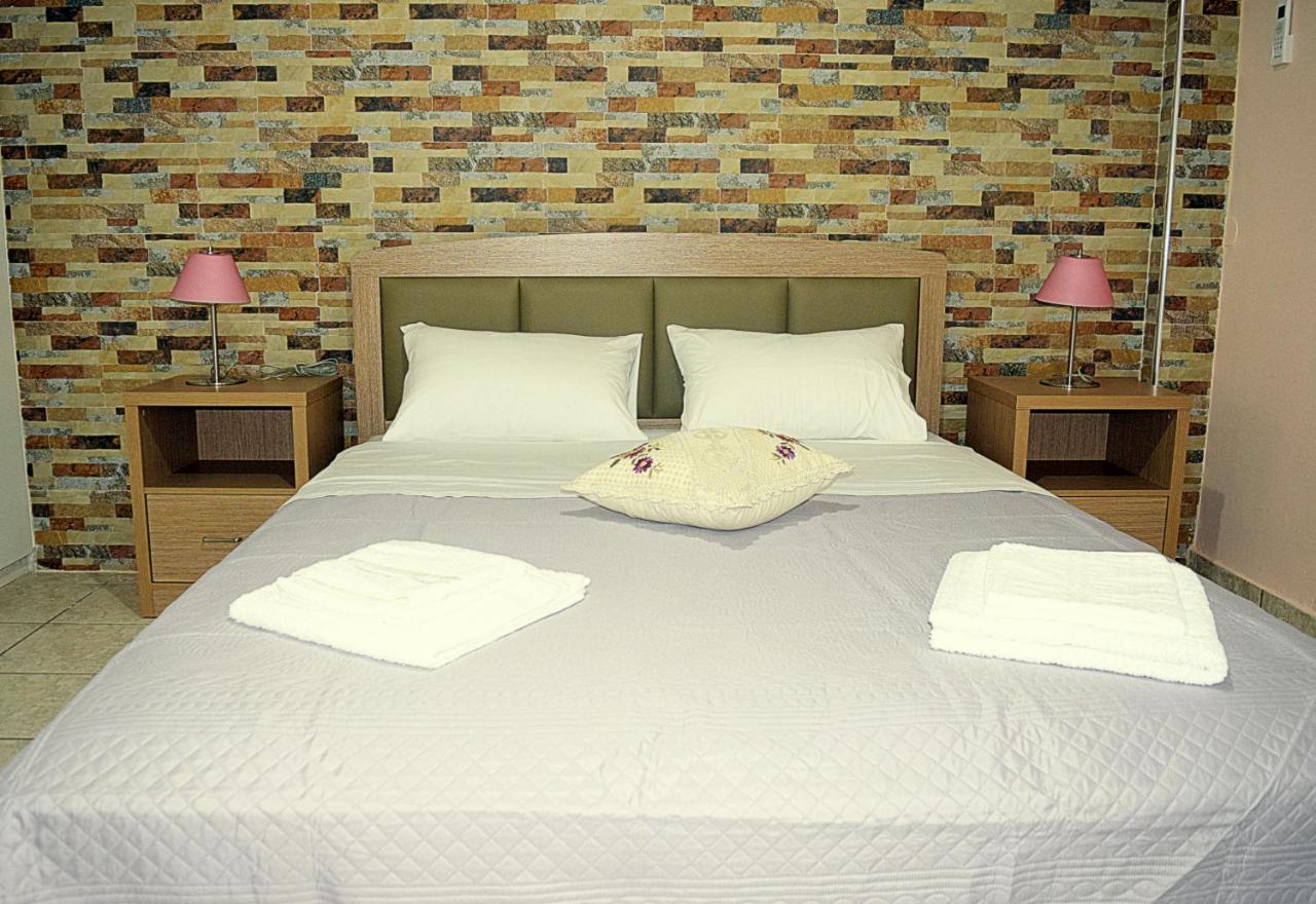 Korona Apartments Вати Екстериор снимка